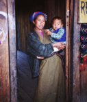 Giovane mamma nepalese