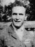 James Ira Thomas Jones (37),18/04/1896 St. Clears - 30/08/1960. In soli tre mesi ottenne 37 vittorie. Jones aveva problemi nel percepire le distanze, per questo motivo collezionò un'ingloriosa raccolta di "crash land".
