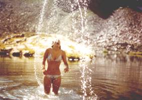 Gli spruzzi d'acqua sono "congelati" da un tempo di 1/1000