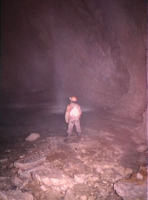 La cascata del Pissai è talmente alta che, in pratica, si rivede bene solo in fotografia, quando è illuminata dal flash